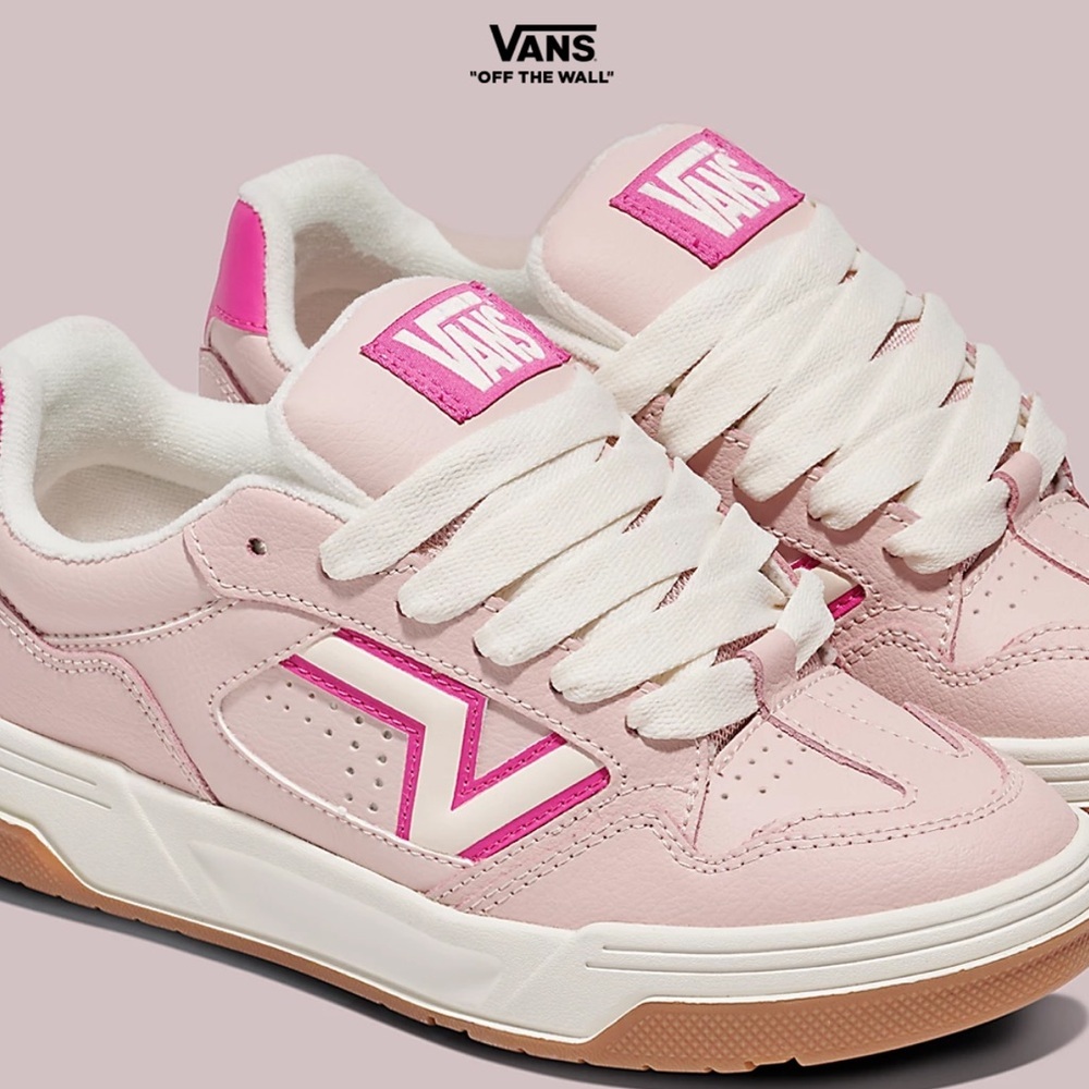 VANS UNISEX PINK AND WHITE SNEAKERS SIZE:
 5 - men
6.5 - women - Picture 3 of 14